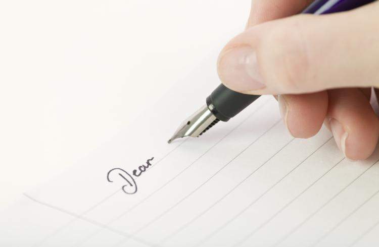 الكتابة بخط اليد