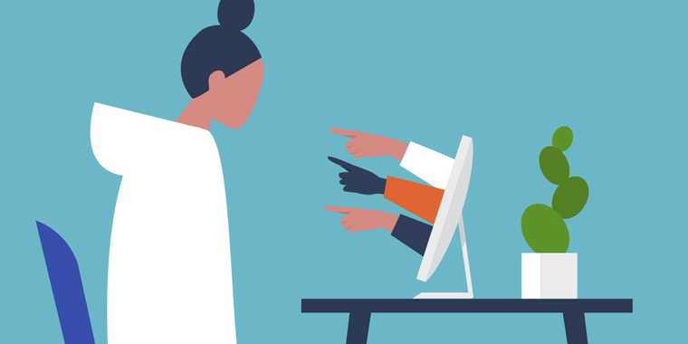 تنمر إلكتروني