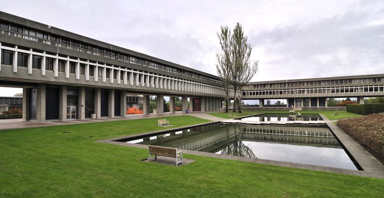 جامعة سايمون فريزر